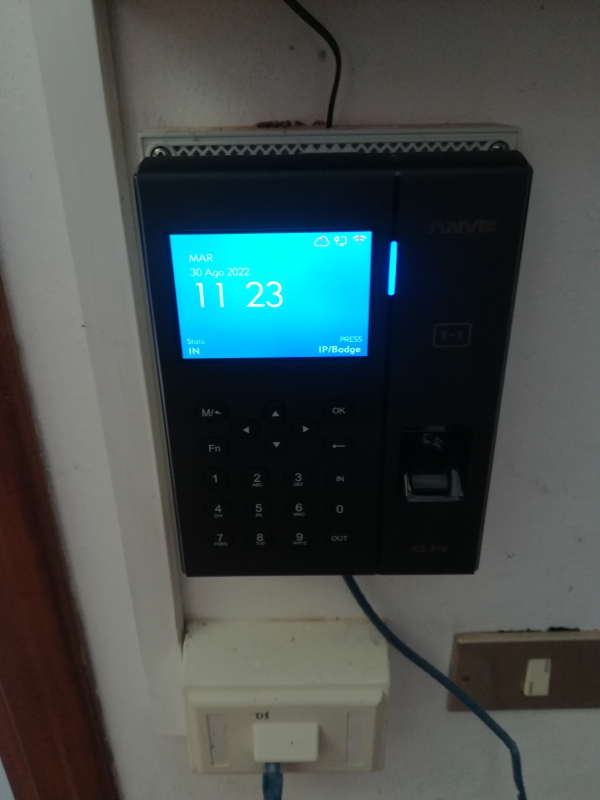 Time and Attendance System, Fingerprint, Badge and PIN, C2Pro Rfid/FP Wifi PoE Linux